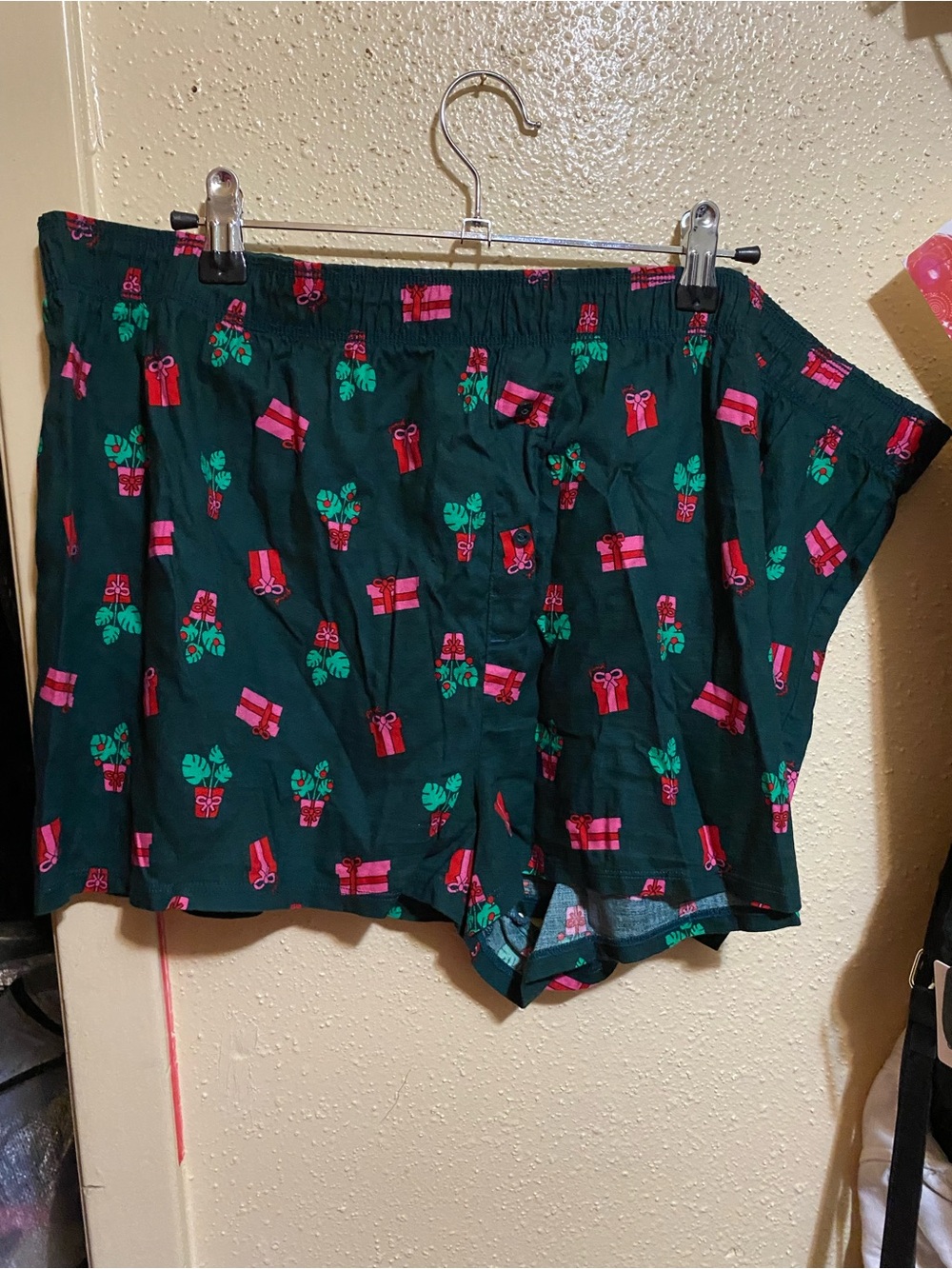 PINK Victoria's Secret Dark Green Holiday Print Lounge Shorts